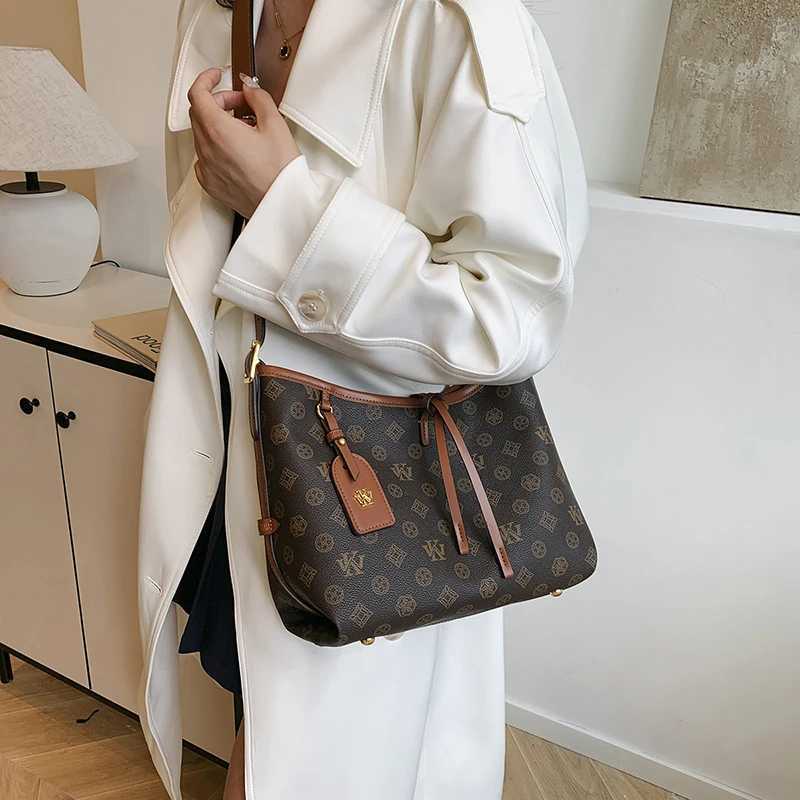 Designer-Inspired Vintage Crossbody Purse - Large Capacity Tote With Chunky Letter Patches Premium Hardware Bags for WomenW251106