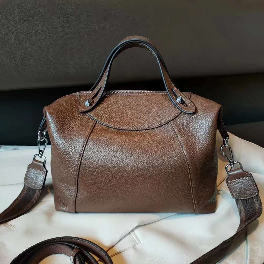 New Soft Baotou Genuine Leather Hand-Held Single Shoulder Messenger Bag Casual And Large Capacity Manufacturers Direct Supply