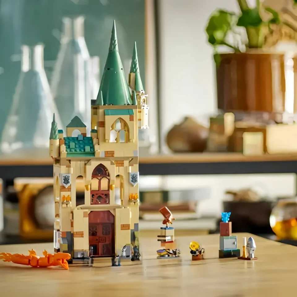 587Pcs Room of Requirement Magic House Model Moc Bricks 76413 Building Blocks Movie Sets Kids Toys Birthday Gifts for Boys 6114 Y251107