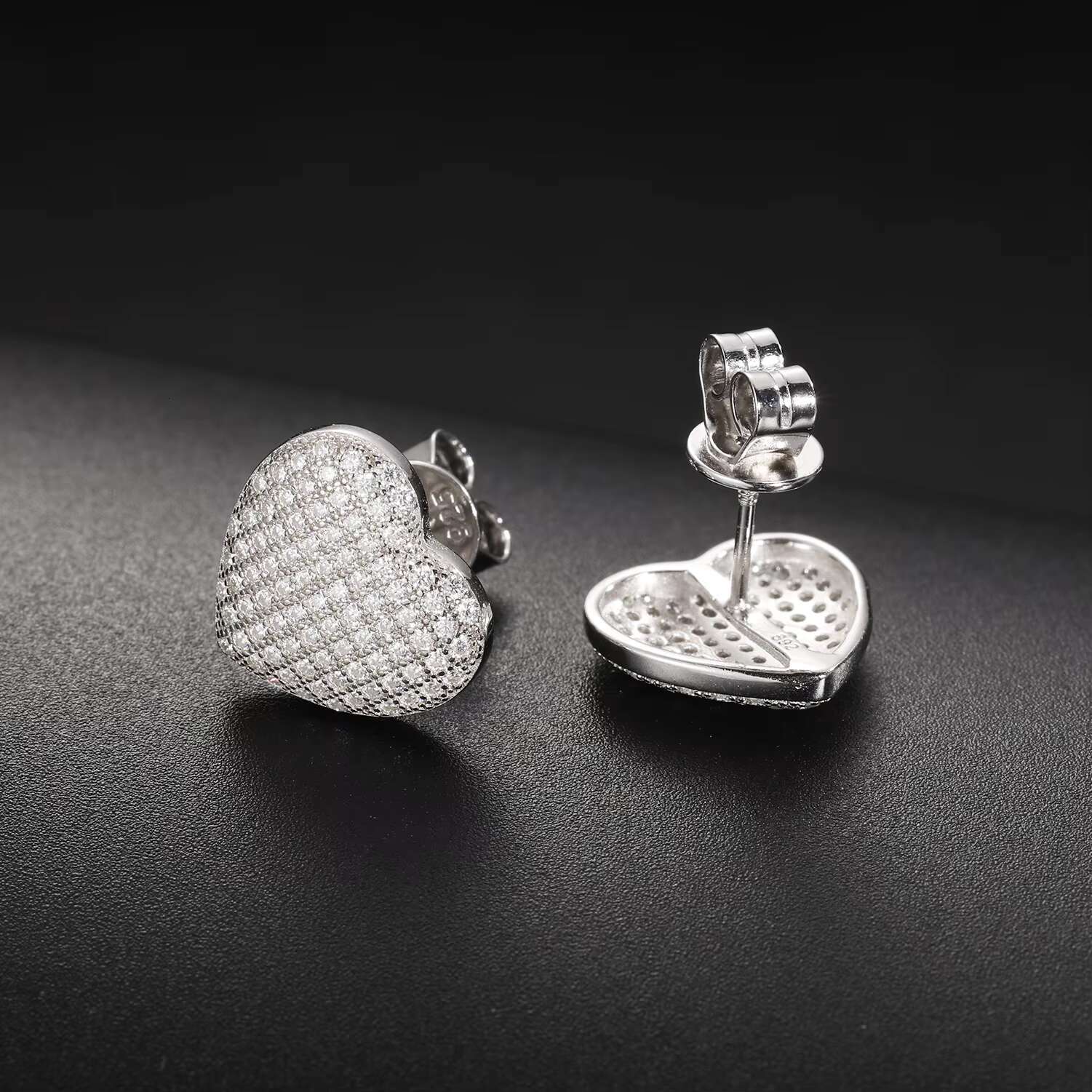 GRA Certificate Micro Paved VVS Moissnaite Diamond Iced Out Heart Stud Earrings 925 Sterling Silver Lab Mossanite Earrings