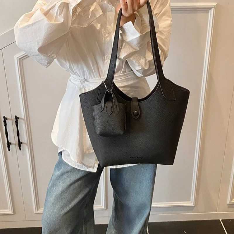 Elegant Crossbody Handbag Luxury Leather Womens Bag Famous Designer Classic Paris Stylish Embellishment Daily BagW251106