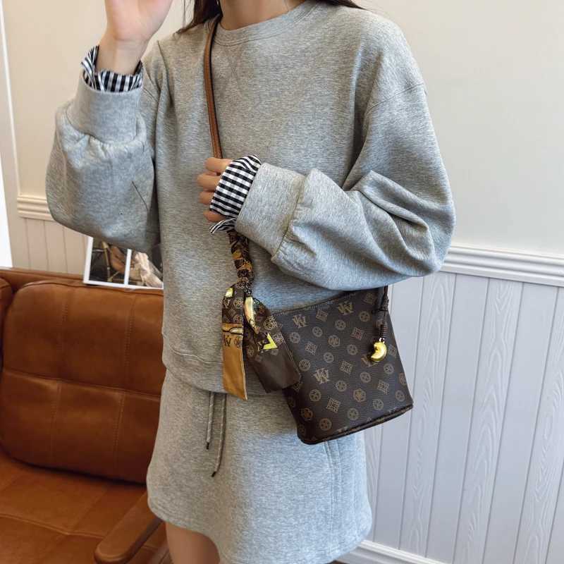 Designer Leather Crossbody Bag Shoulder Messenger Womens Handbags Tote Luxury Brand Famous Popular Classic ElegantW251106