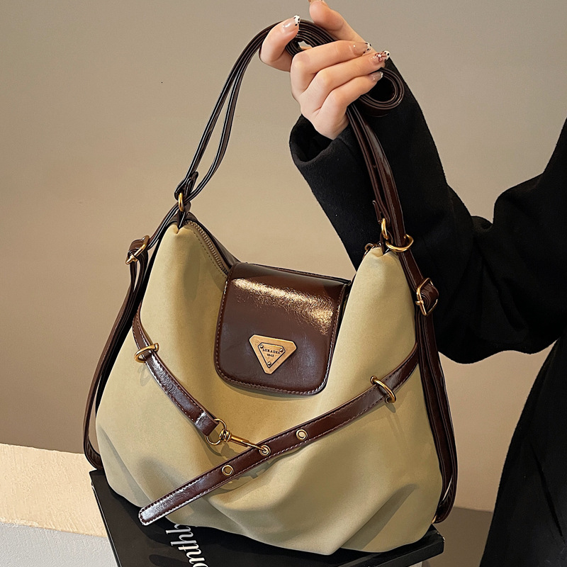 2025S Designer Women S Bag Shoulder Women S Large Capacity Armpit Bag Winter New Stylish Shopping And Commuting Single Shoulder Tote Bag For Women