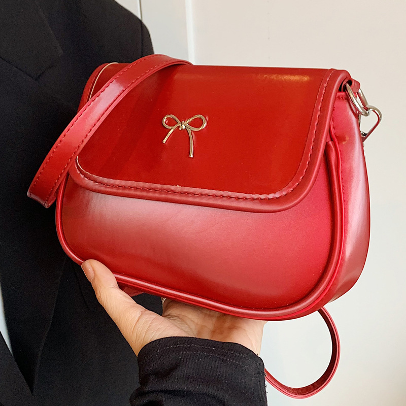 2025S Designer Women S Bag New Underarm For Women Simple Solid Color Single Saddle Korean Edition Trendy Fashion Cross Shoulder Small Square Bag