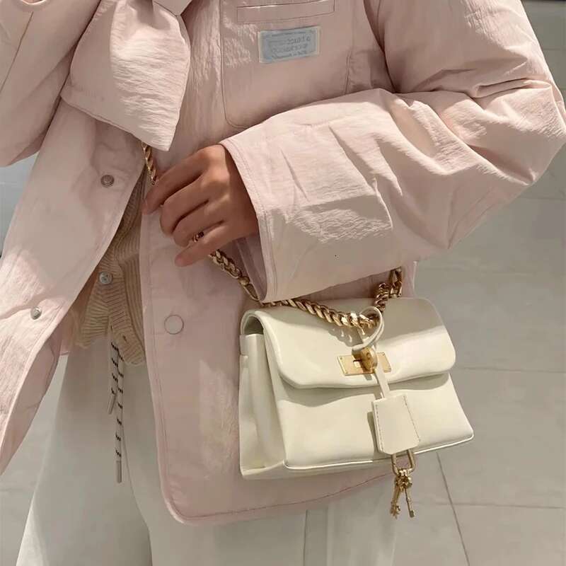 Brand Design Crossbody Messenger Women's Sweet Style Pink Small Square Bag New Fashionable All-Match Lock Handbag