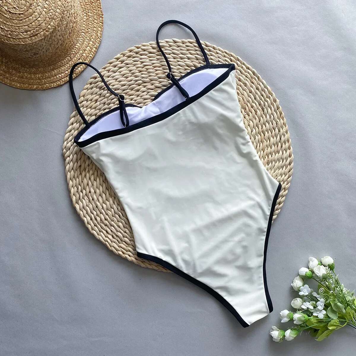 Dongdumaoyi Sexy White Black Cobtrast One Piece Swimsuit Women Halter Push Up Slim Tummy Control Swimwear Beach Holiday Bathing Suits