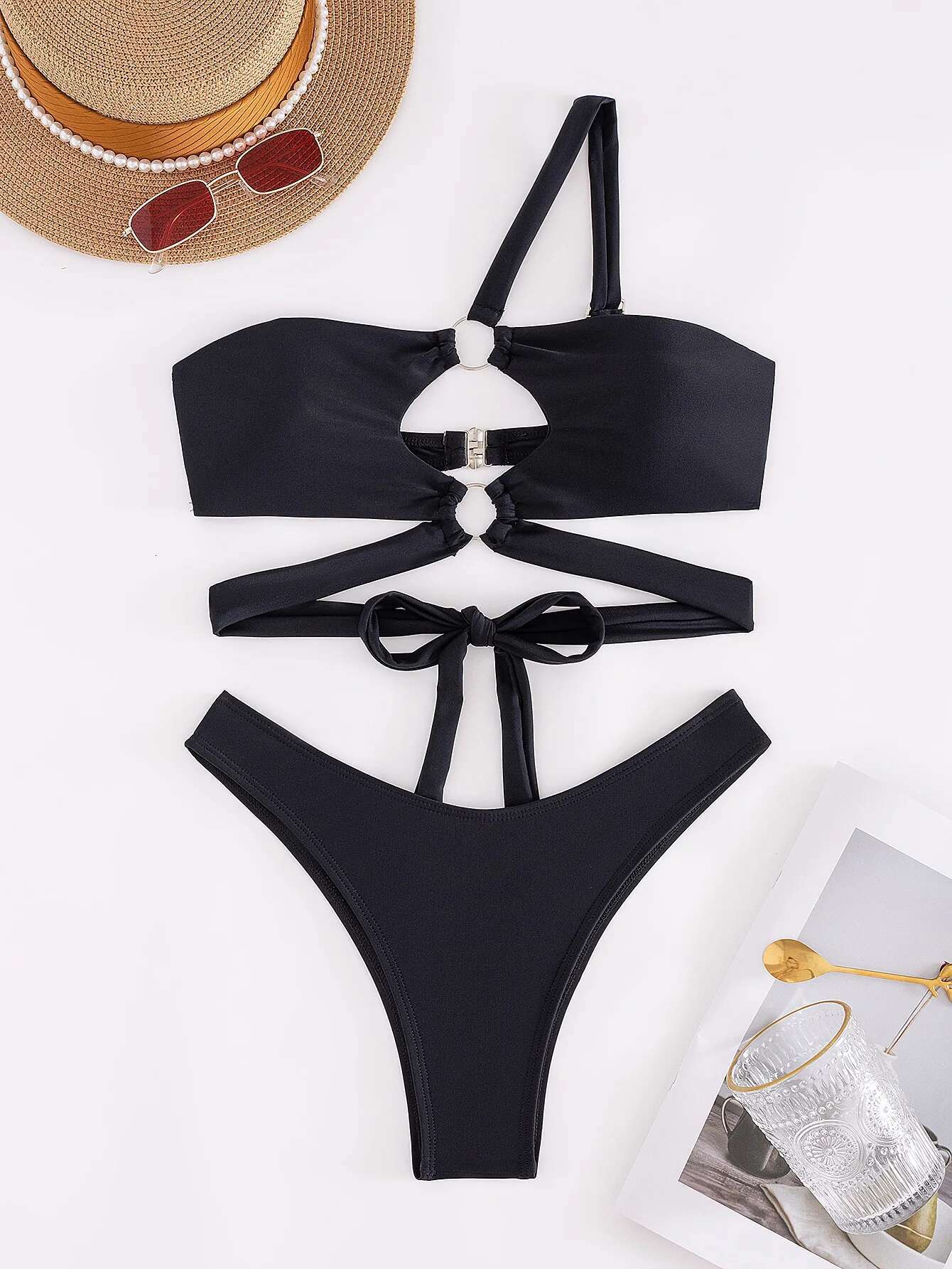 Dongdumaoyi Sexy One Shoulder Bikini Women Black Metal Ring Linked Hollow Out Micro Swimsuit Bathing Suit Thong Swimwear Traje De Ba O