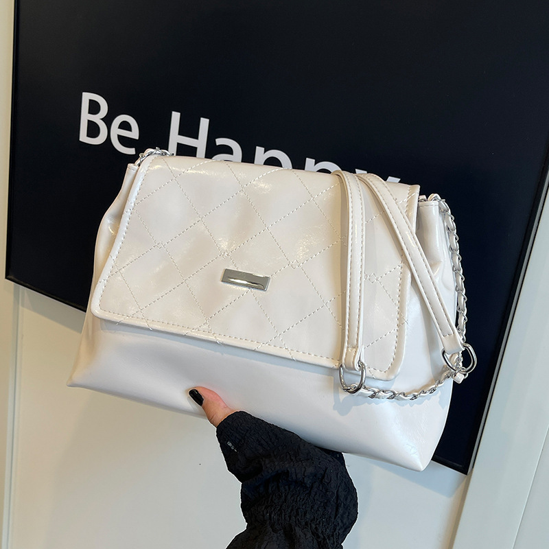 2025S Designer Women S Bag French Trendy Large Capacity Underarm Tote Summer Style Simple Chain Shoulder Diagonal Cross Bag