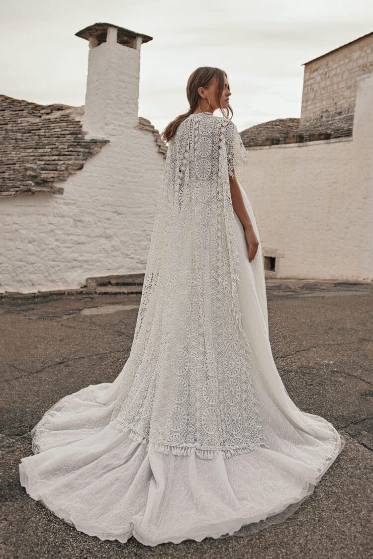 Bohemian A Line Wedding Dresses with Wrap Short Sleeves Lace Appliques Bridal Gowns Customized Sweep Train Boho Robe De