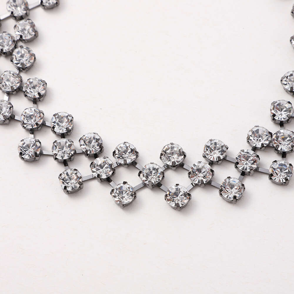 Dia studded temperament, personality, large beads, short collarbone chain, hot Baroque bead pendant, necklace, necklace accessory