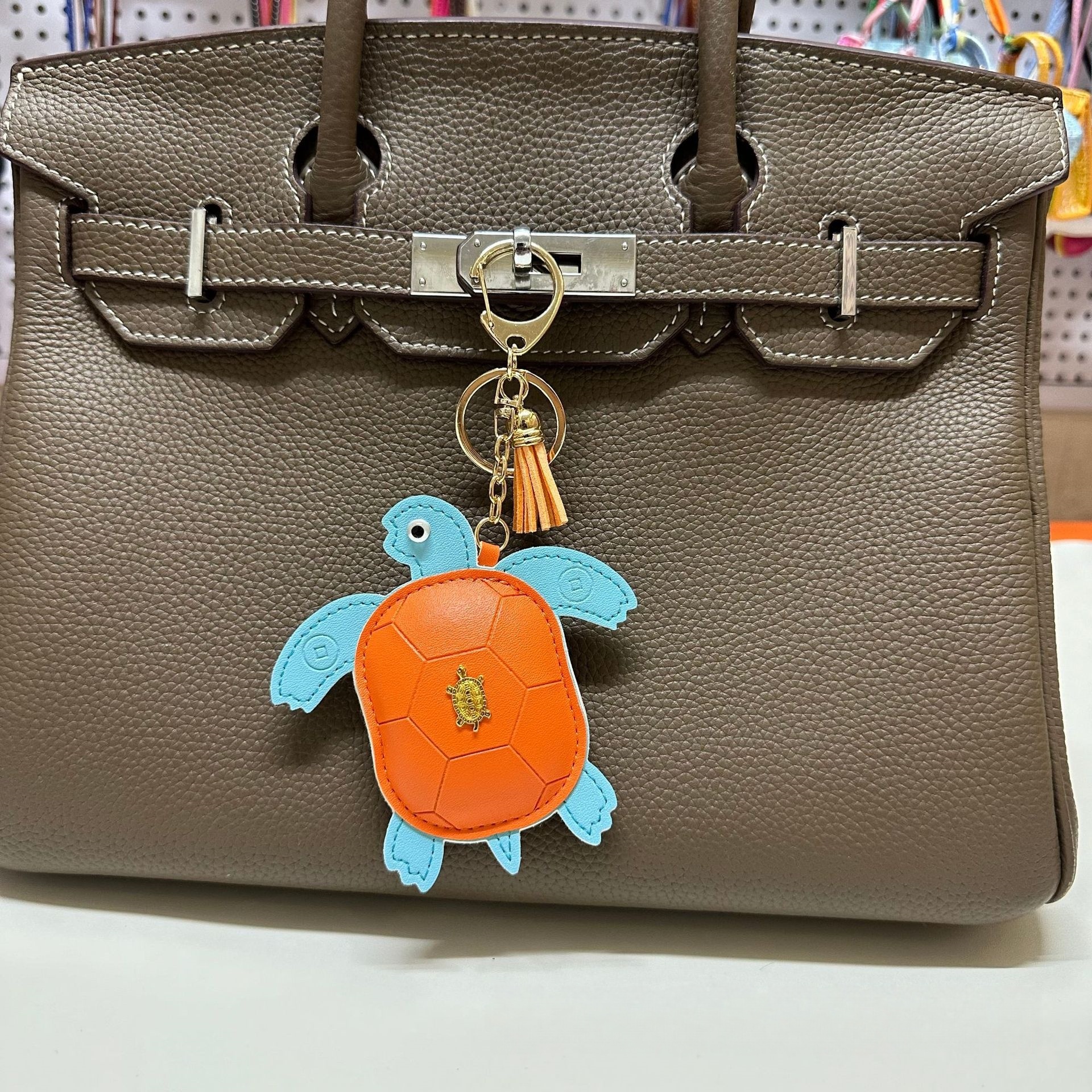 Top Turtle Leather Key Chain Bag Pendant Coin Purse Microfiber Leather Mini Wallet Makeup Earphone Storage Bag Schoolbag Hanging Handbag Charm Accesso