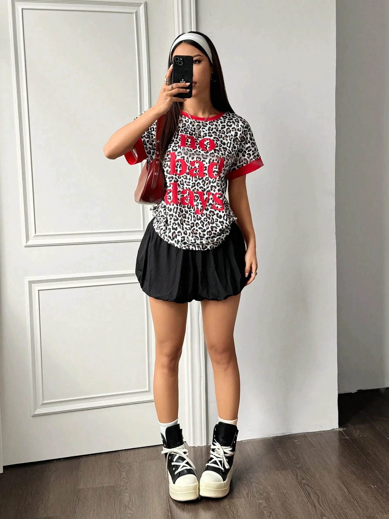 Fresh leopard print womens Tshirt summer round neck fashionable letter printed short sleeved top 250407