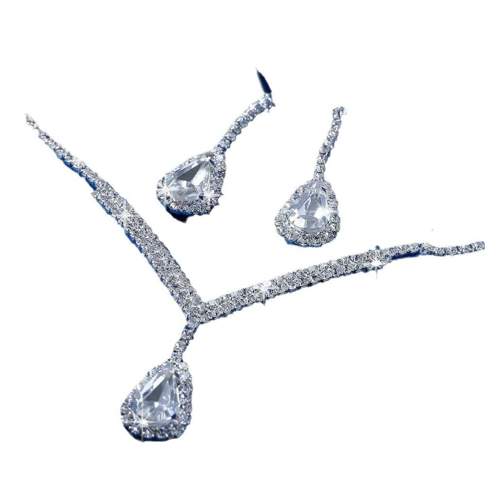 High Cold Goddess Bride Dinner V-shaped Light Water Drop Dia Necklace Set