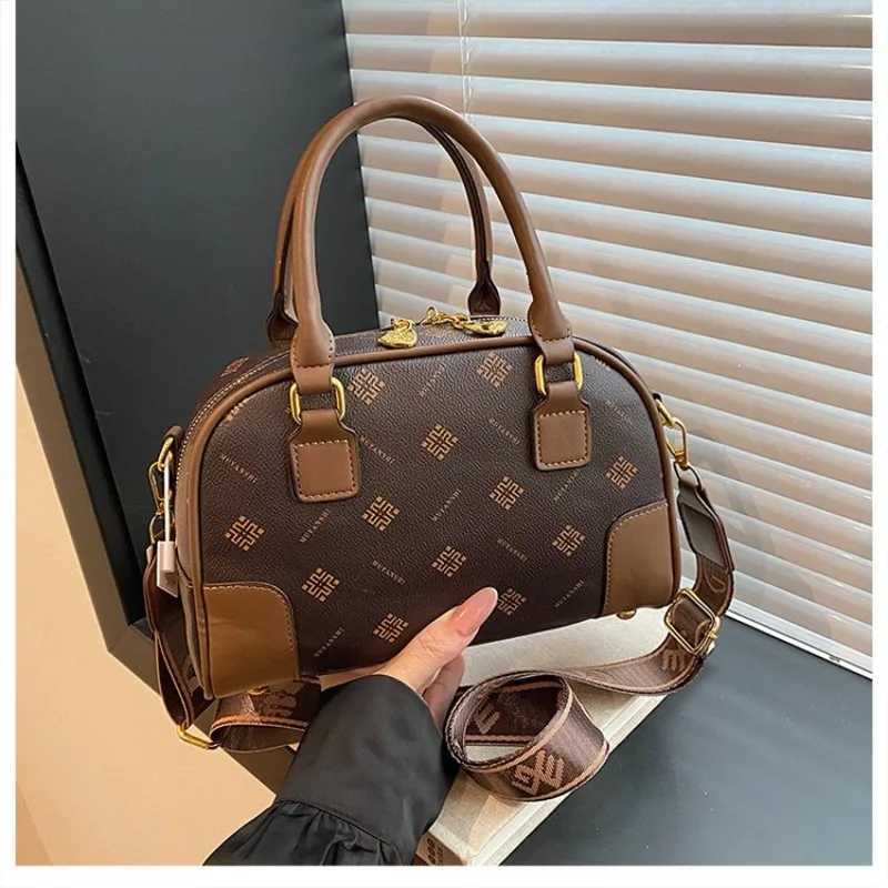 Refined Handbag For Elegant Ladies Perfect One Shoulder Retro Printing Bag For Formal Events And Social GatheringsW251106