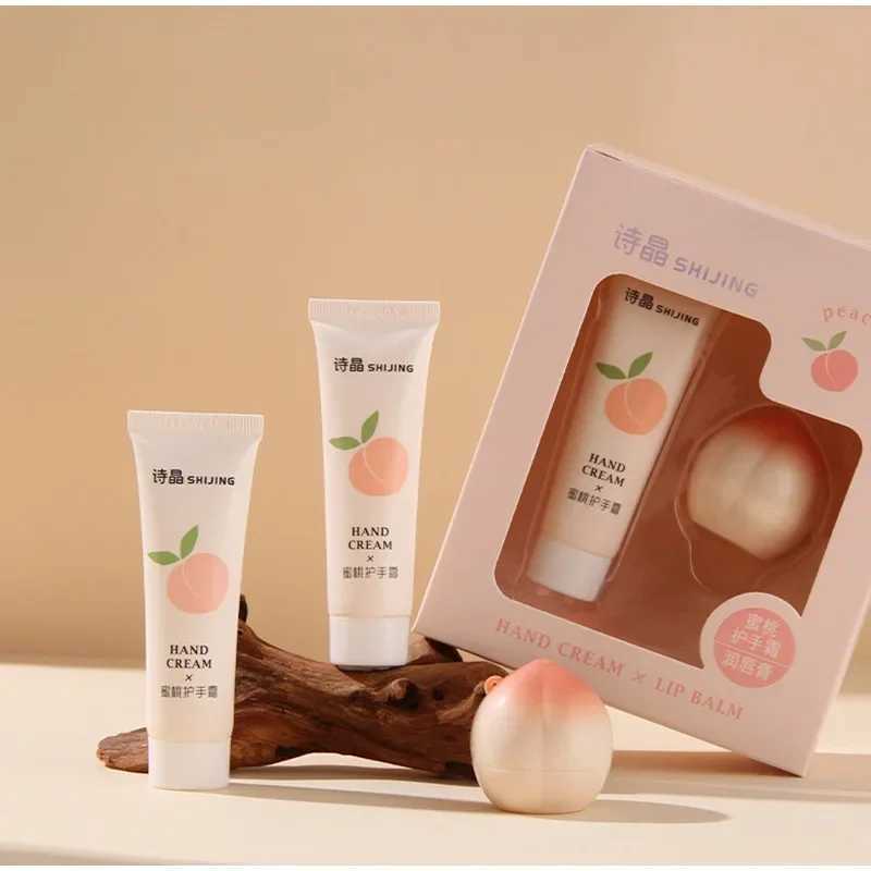 Moisturizing lipstick Hand Cream Set Peach Strawberry Nut Anti freeze Cracking Repair Thread W250407