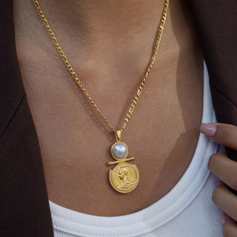 18K PVD Gold Plating Waterproof Aniti Tarnish Delicate Figro Pearl Coin Portrait Pendant Necklace