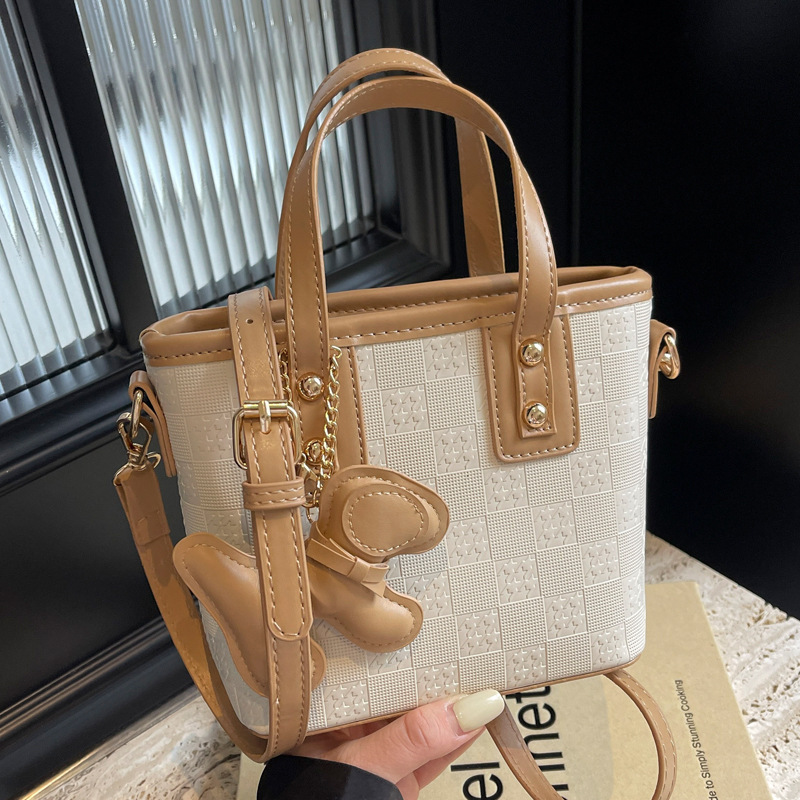 2025S Designer Women S Bag Premium Water Bucket Tote Bag For Women Autumn New Trendy Fashion Single Shoulder Crossbody Bag Niche Design Handbag