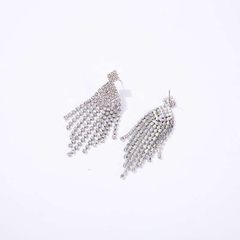 New style full dia for women, Korean version, fashionable, personalized and elegant earrings
