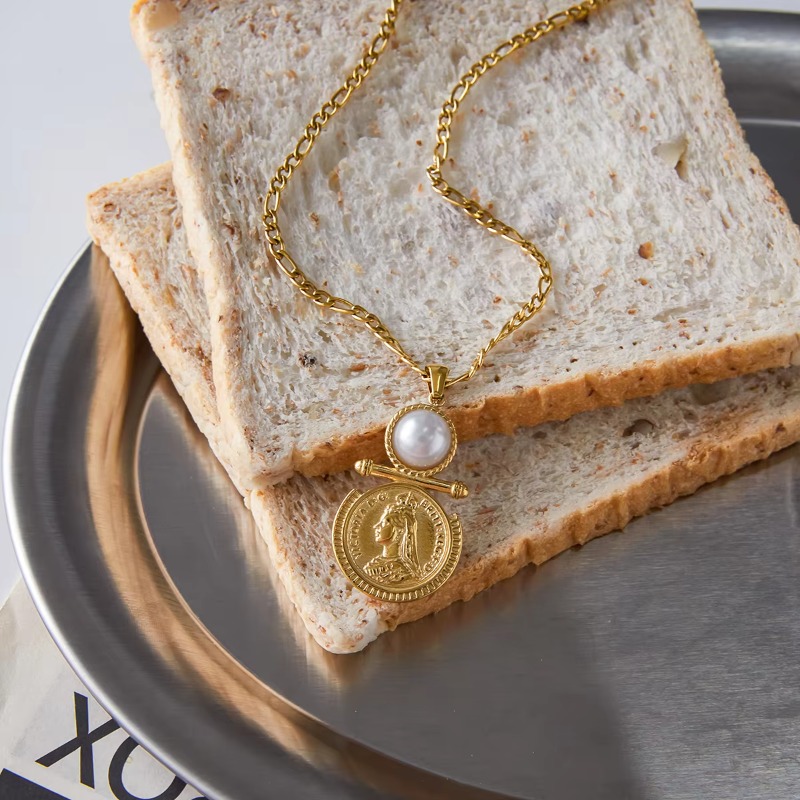 18K PVD Gold Plating Waterproof Aniti Tarnish Delicate Figro Pearl Coin Portrait Pendant Necklace