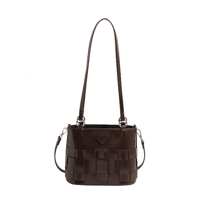 2025S Designer Women S Bag French Woven For Women With A Sense Of Luxury New Style Vegetable Basket Bag Fashionable Drawstring Winter Crossbody Bucket