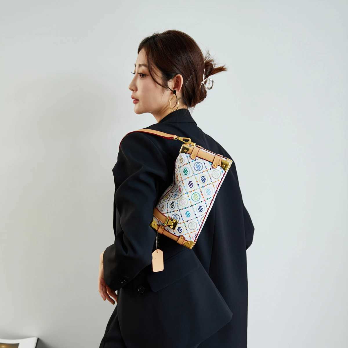 Classic And Elegant Ladies Crossbody Bag In Premium Leather Luxury Brand Handbag By Famous Designer Trendy AccessoryW251106