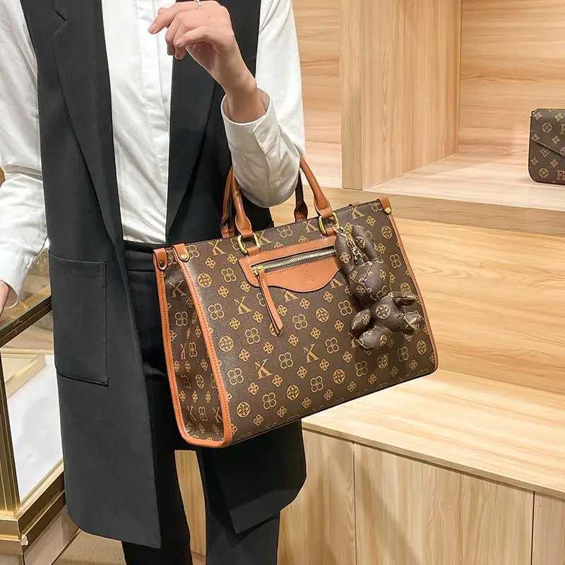 Classic Designer Ladies Handbag Luxury Leather Crossbody Messenger Elegant Shoulder Tote Bag For WomenW251106