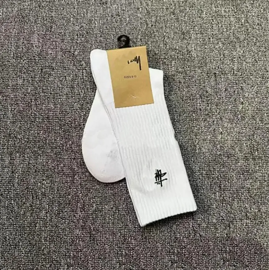 Men's Designer Sports Socks Letter Printed Casual Multi Color Cotton Medium Stocking High Street Fashion Breathable Soft Sport Socks For Men Wome