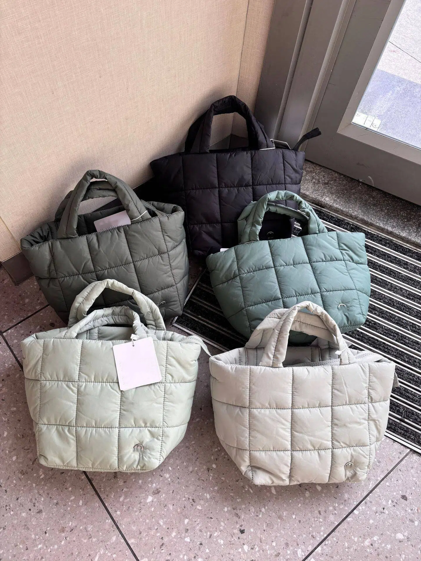 Women Designer Handbag Brand High Capacity Casual Soloid Color Shoulder Tote Bag Soft Top Quality High Street Cloud Bag