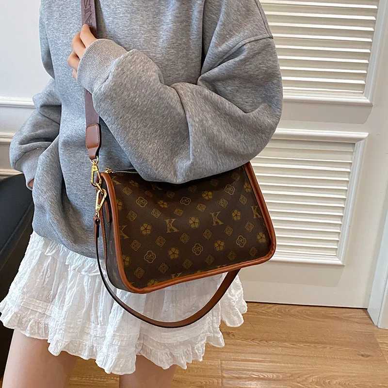 2025 New Vintage Underarm Bag for Women - Large Capacity Pillow Bag Reversible Crossbody/Shoulder Bag Classic Monogram PrintW251106