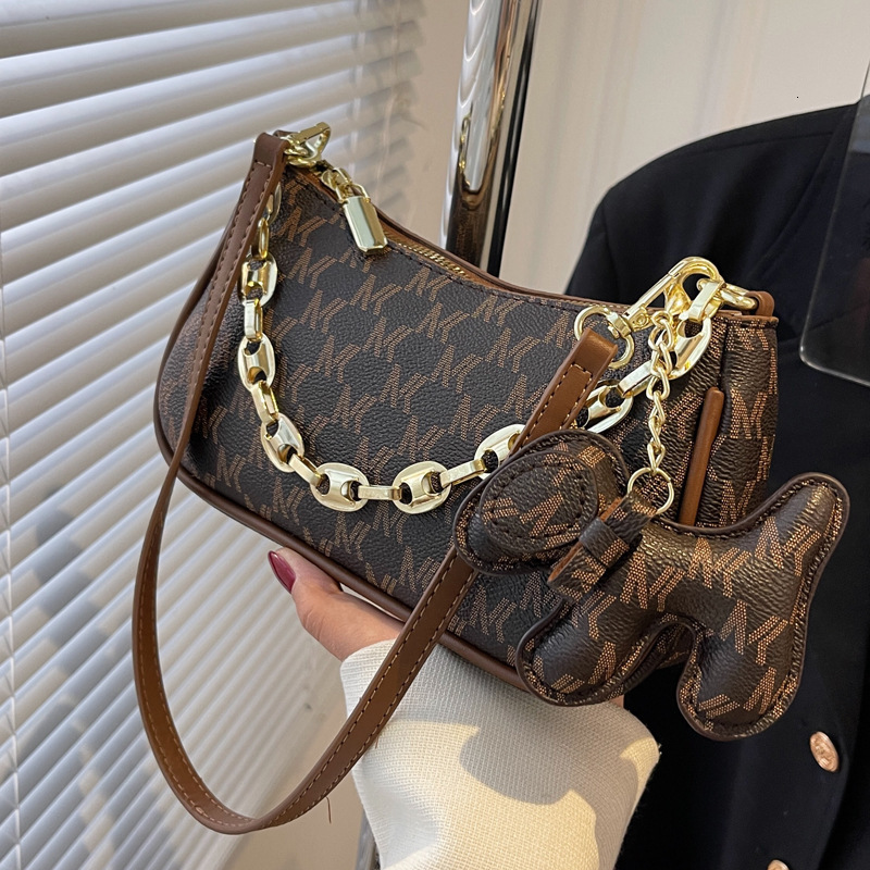 2025S Designer Women S Bag Premium Handheld New Internet Celebrity Versatile Shoulder Spring Stylish Crossbody Small Square Bag