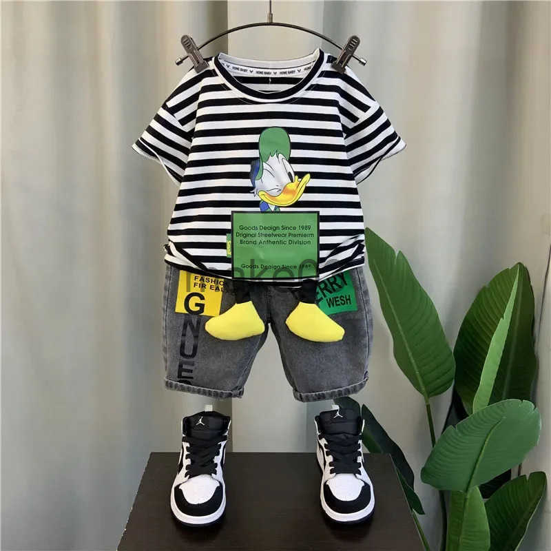2024 Summer Clothing Boys Wear Short sleeved Striped T-shirt+Black Denim 2Pce Childrens Fashion Song Set J250403