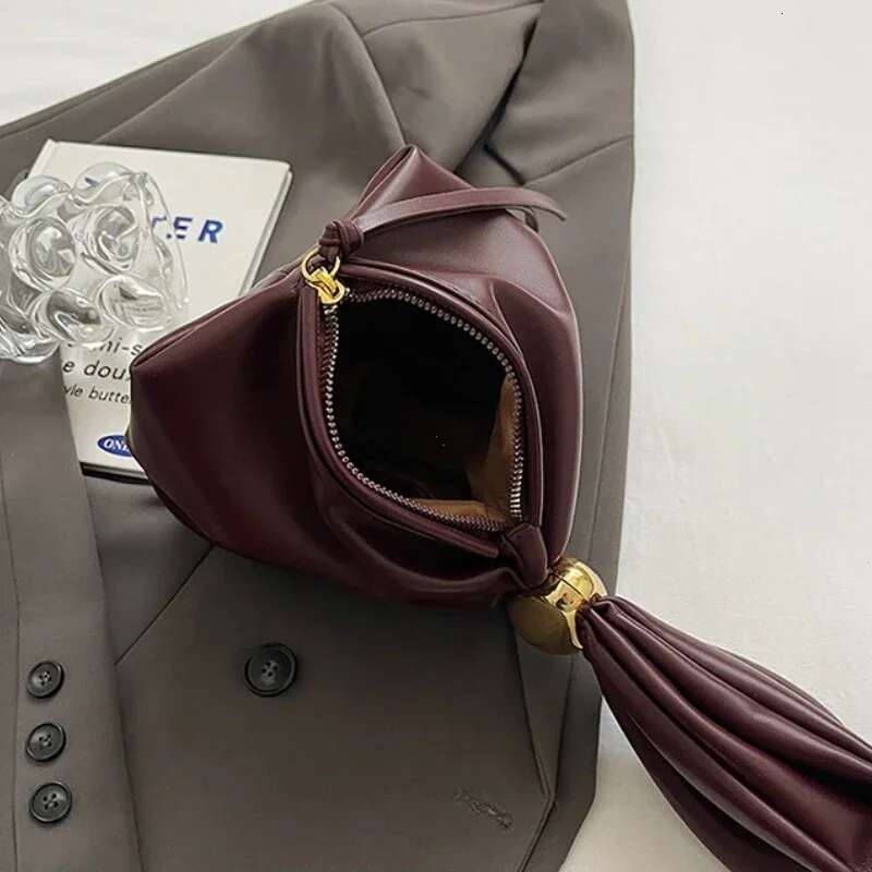 Personalized Soft Leather Clutch Bag Designer Women Pleated Mini Bucket Pouch Temperament Side Zipper Party Evening Bags