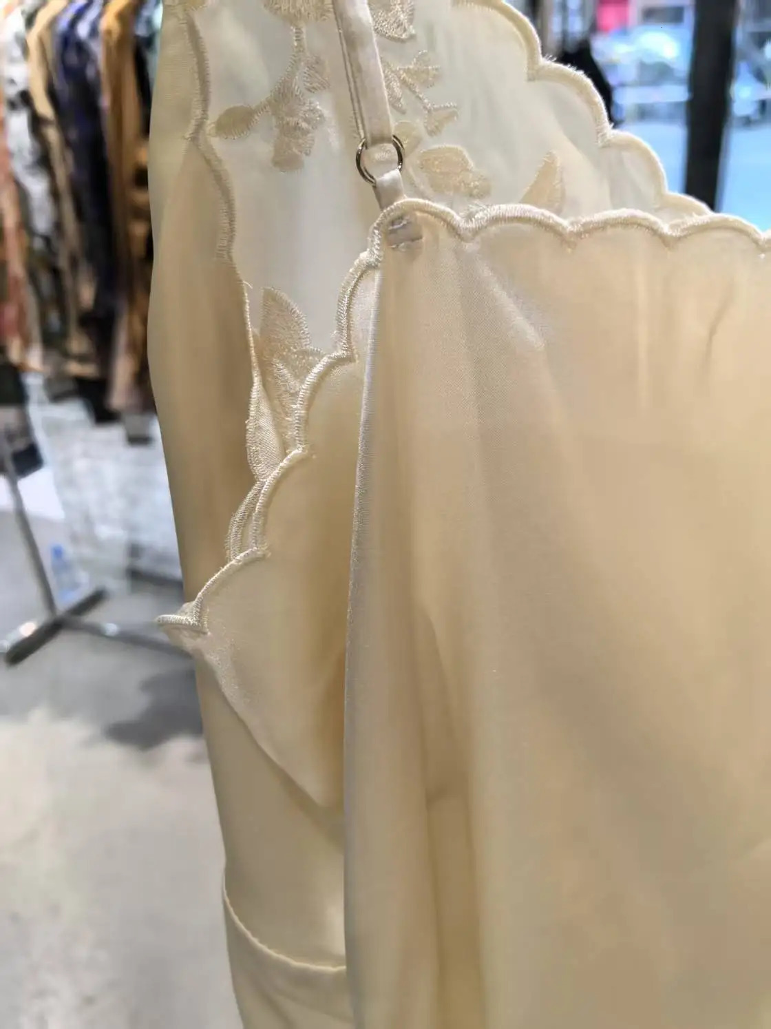 Yi0404 Fashion Womens Top and Tshirt European n Party Style Clothing 250407