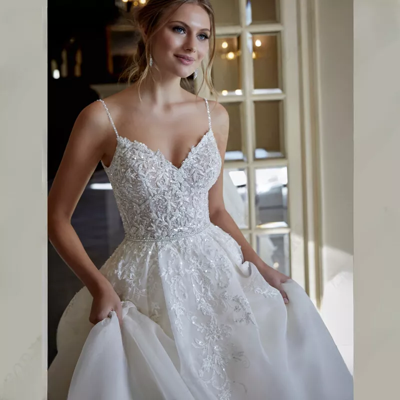 White Elegant Wedding Dress Spaghetti Strap Backless A-Line Long Bridal Gown for Beach Weddings 2025 Lace Appliques Beaded Vestido De Novia