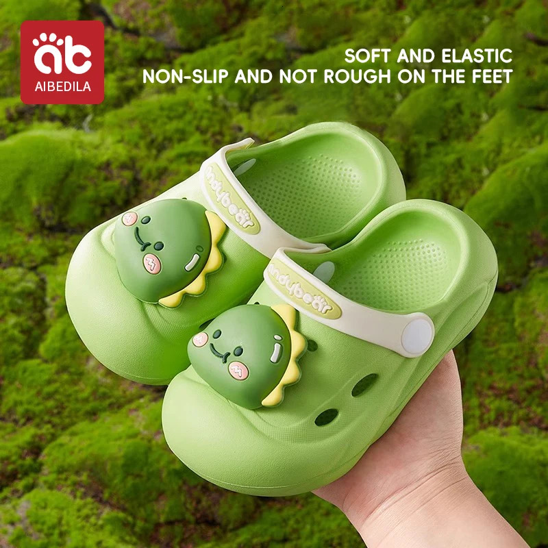 Cartoon Home Slippers Kids Fashion Cute Soft Soled Non-slip Sandals Summer n Shoes Baby Unisex PVC Round Head Slippers 250407
