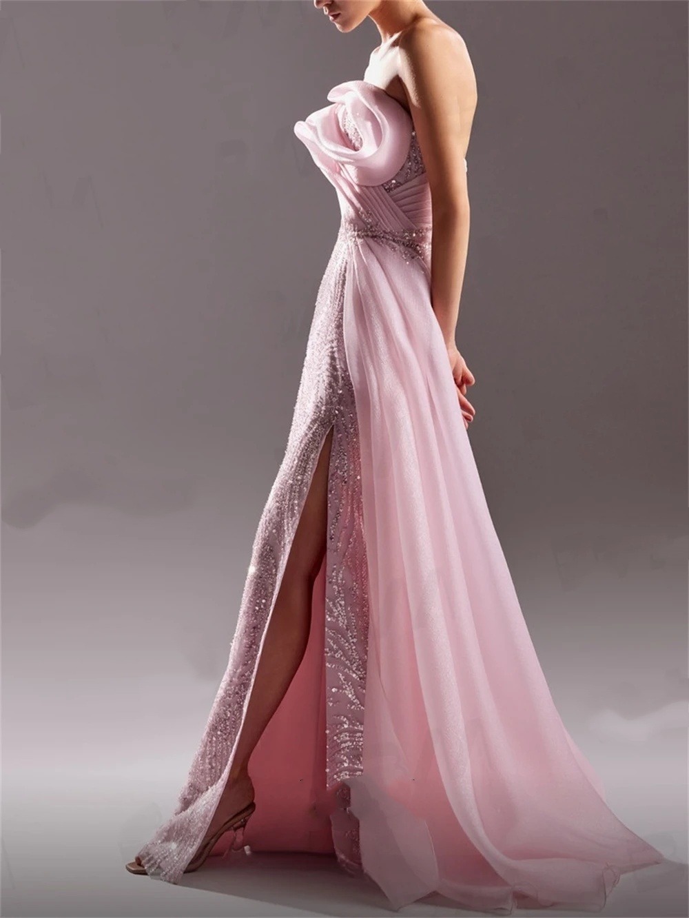 Vintage Evening Dresses Strapless Sleeveless Backless Gown Sequins Appliques Split Side Sweep Train Dress Party Customized Dress