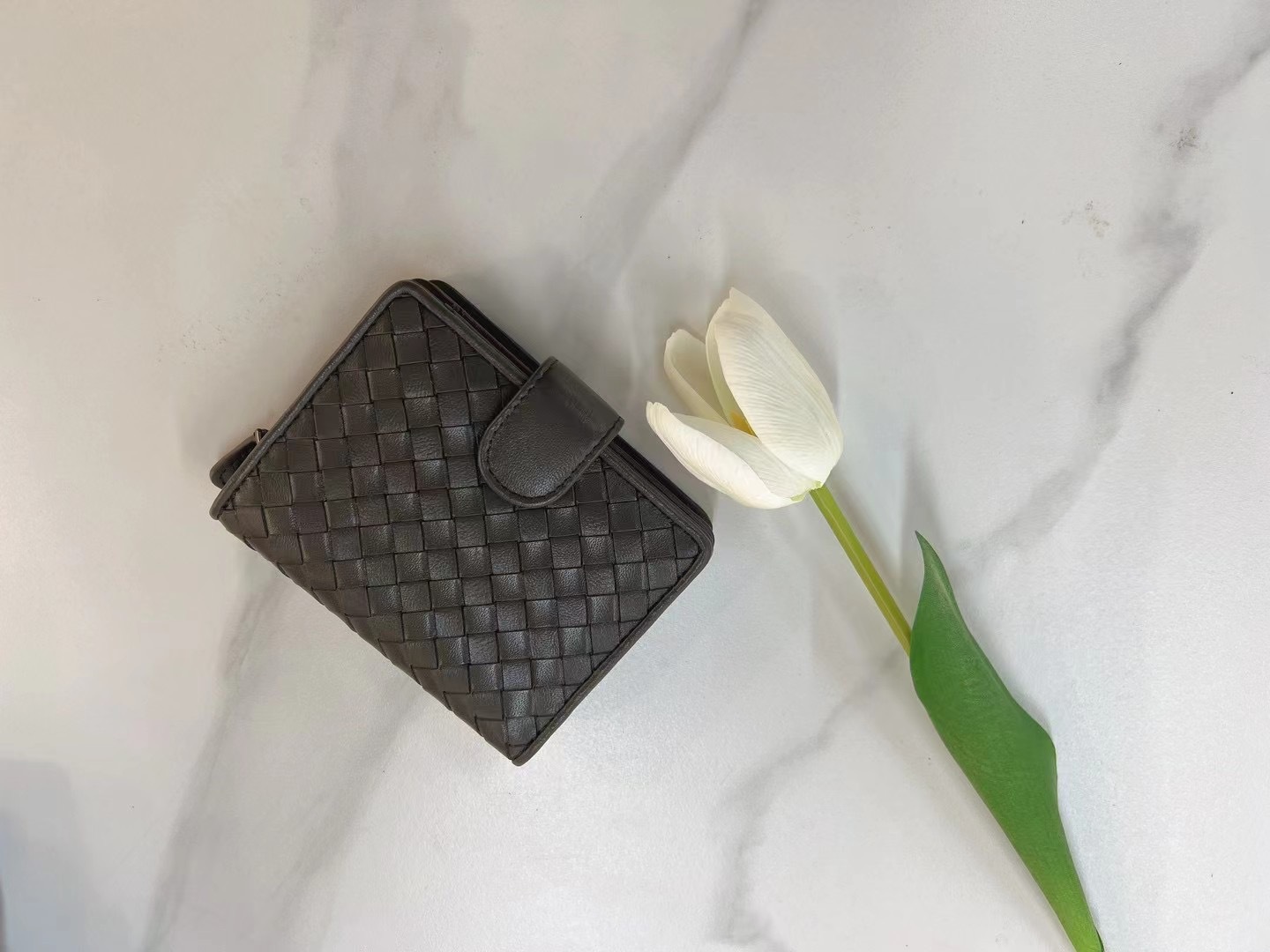 2025 Women's wallet fashion sheepskin woven coin purse Women's bi-fold card holder leather multi-card wallet