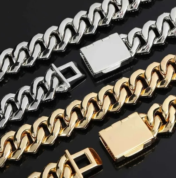 Elegant Silicone-Wrapped Sterling Silver Cuban Chain Necklace with 19mm Iced CZ Detail for Stylish Gents