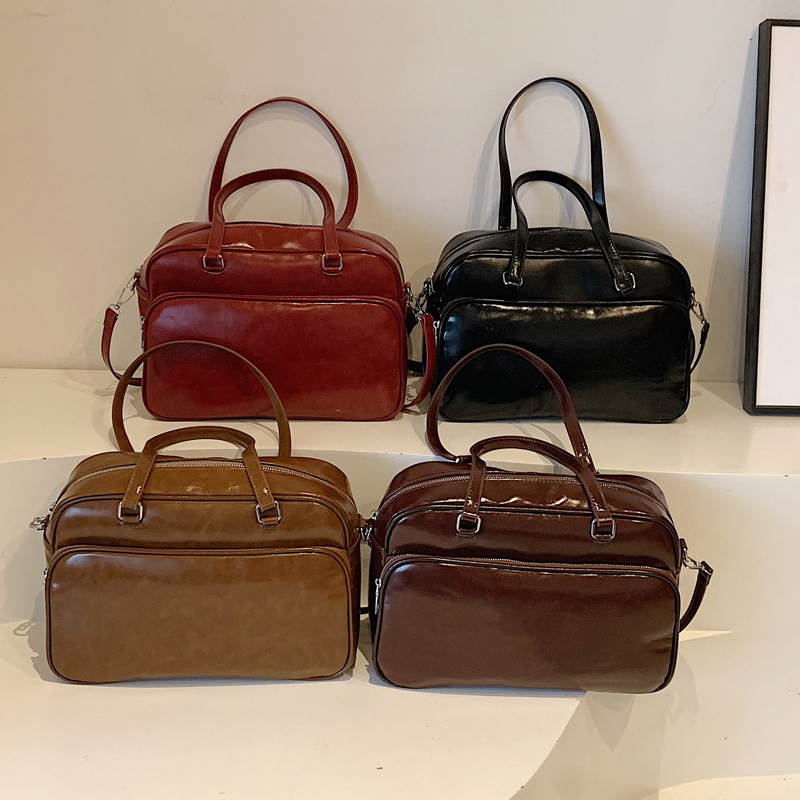 2025S Designer Women S Bag Autumn Bowling For Women New Style With Niche Texture Underarm Bag Large Capacity Handheld Single Shoulder Women S Bag