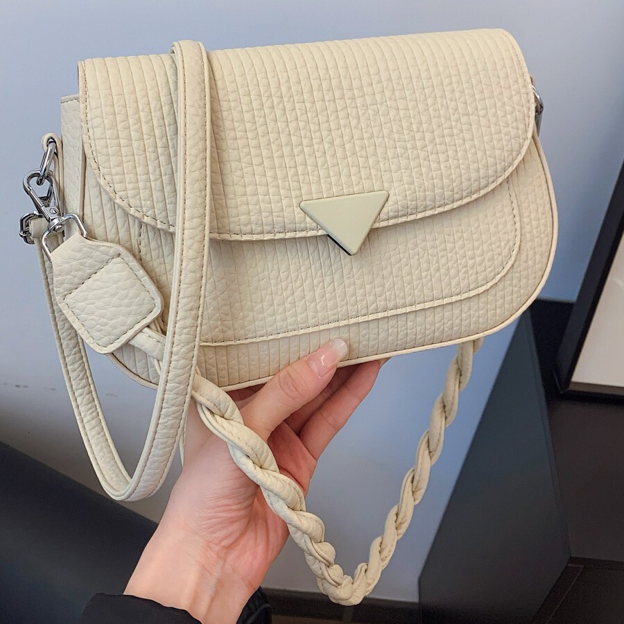 2025S Designer Women S Bag Simple And Fashionable Envelope New Fashion Trend Single Shoulder Women S Urban Simple Casual Solid Color Crossbody Bag
