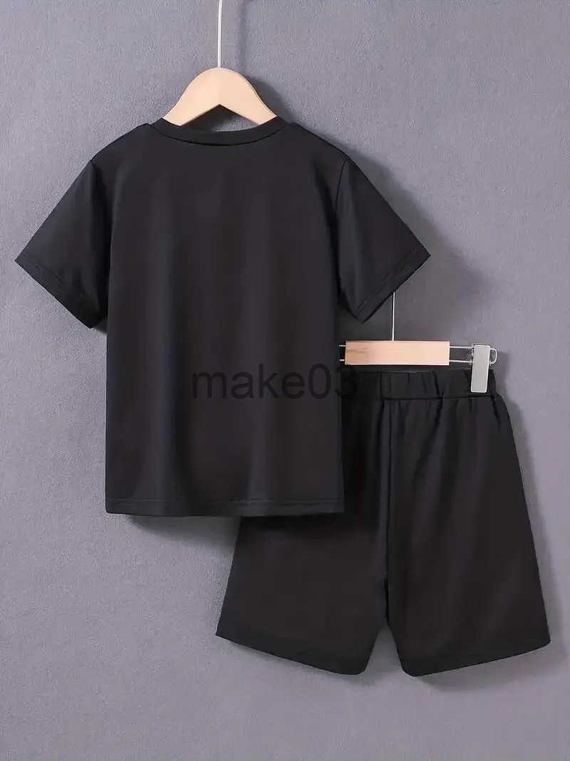 Boys 2-piece T-shirt and elastic waist shorts Happy Face Print short sleeved top casual set summer childrens clothing J250403
