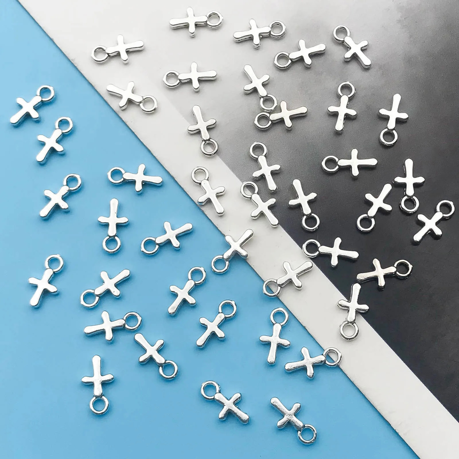 3050 antique silver cross amulets used for jewelry making DIY handmade necklaces bracelets earrings keychain accessories 250325
