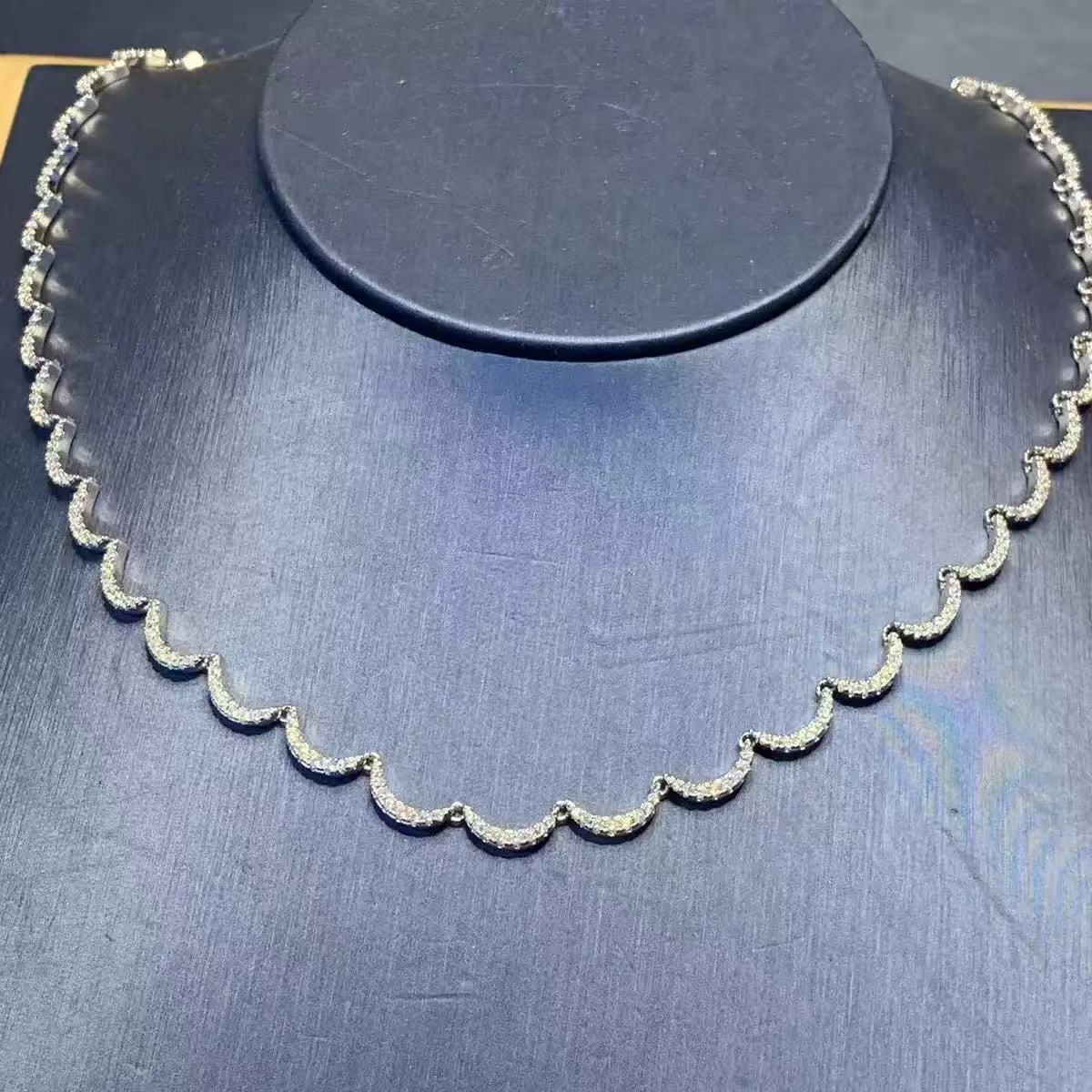 Necklace Designer Jewellery Gold Plated Pig Nose Chain with Letter Pendant and Cubic Zirconia Accents for Sister Gift and Daily Wear High Quality Text