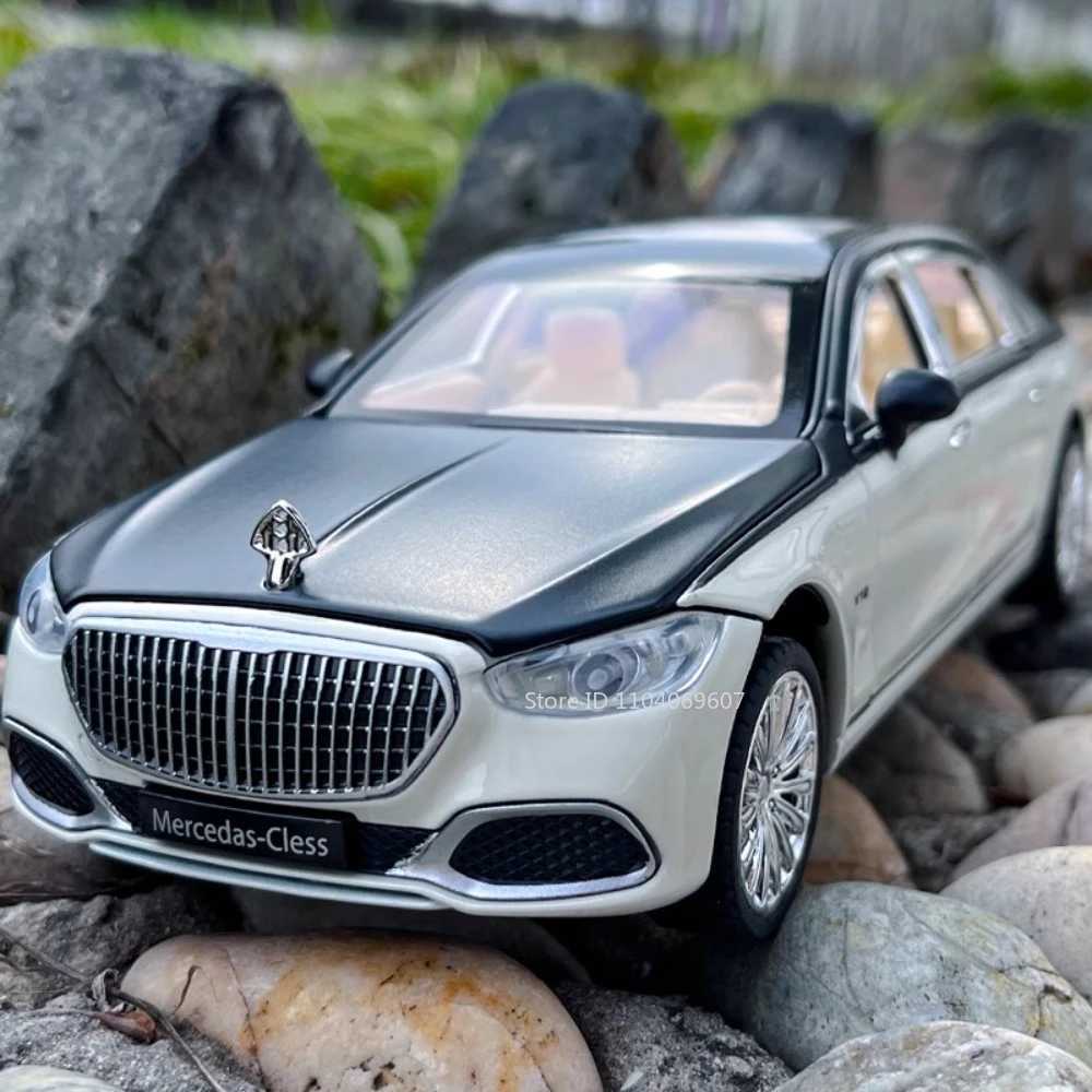 1 24 Maybach S680 Car Model Toy Door Open Sound Light Pull Back Die Cast Metal Shock Absorber Model Boy Series GiftXJ250407