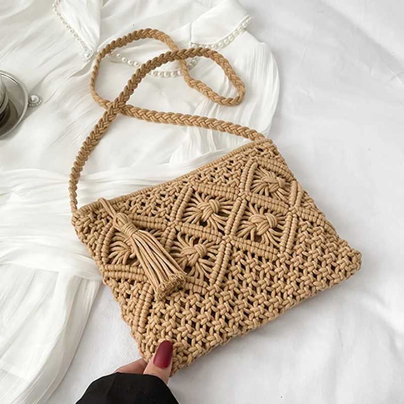New Arrival Hollow Out Small Shoulder Bags For Women Handmade Straw Crossbody Bag Purse Female Tassel Messenger HandbagW251107