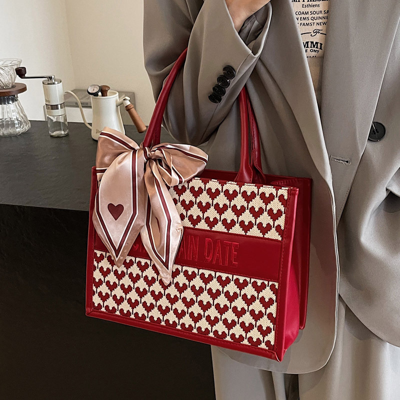 2025S Designer Women S Bag Red Bridal Large Capacity Diamond Grid Handheld Tote For Women New Fashionable Style Single Shoulder Crossbody Bag
