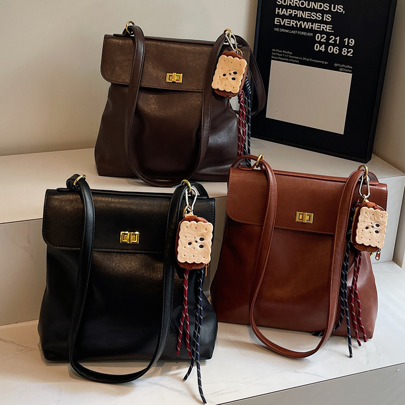 2025S Designer Women S Bag Commuter For Women New High End Shoulder Bag Niche And Versatile Large Capacity Temperament Kelly Women S Bag