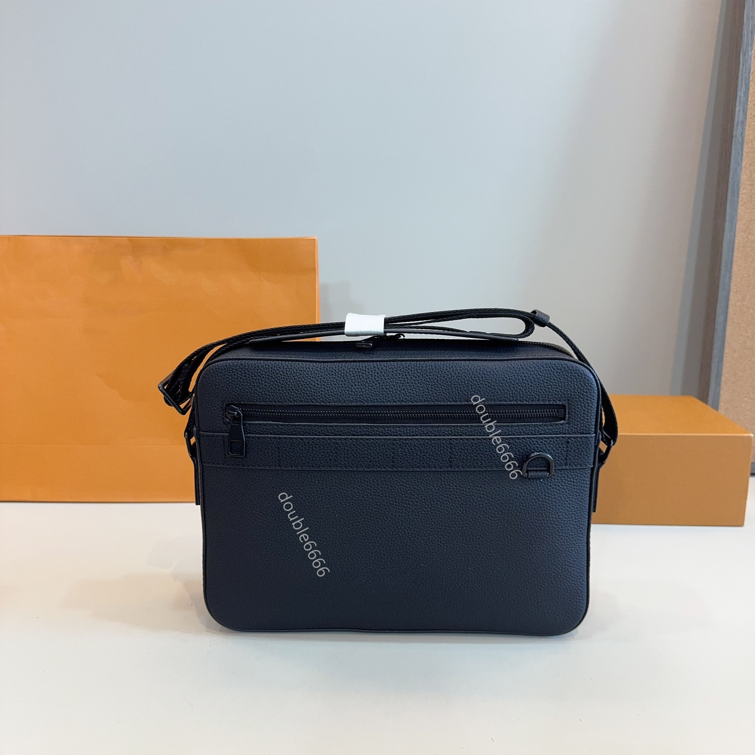 7A quality Designer men's genuine leather messenger bag business shoulder bag luxury crossbody bag travel bag waist bag chest bag work bag phone bag commuter bag