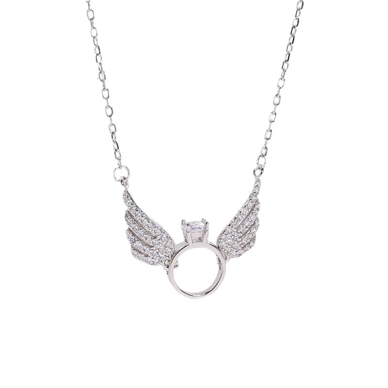 Beautiful women are filled with heart after seeing it. Dia light wing angel necklace, high-end pendant give to girlfriend