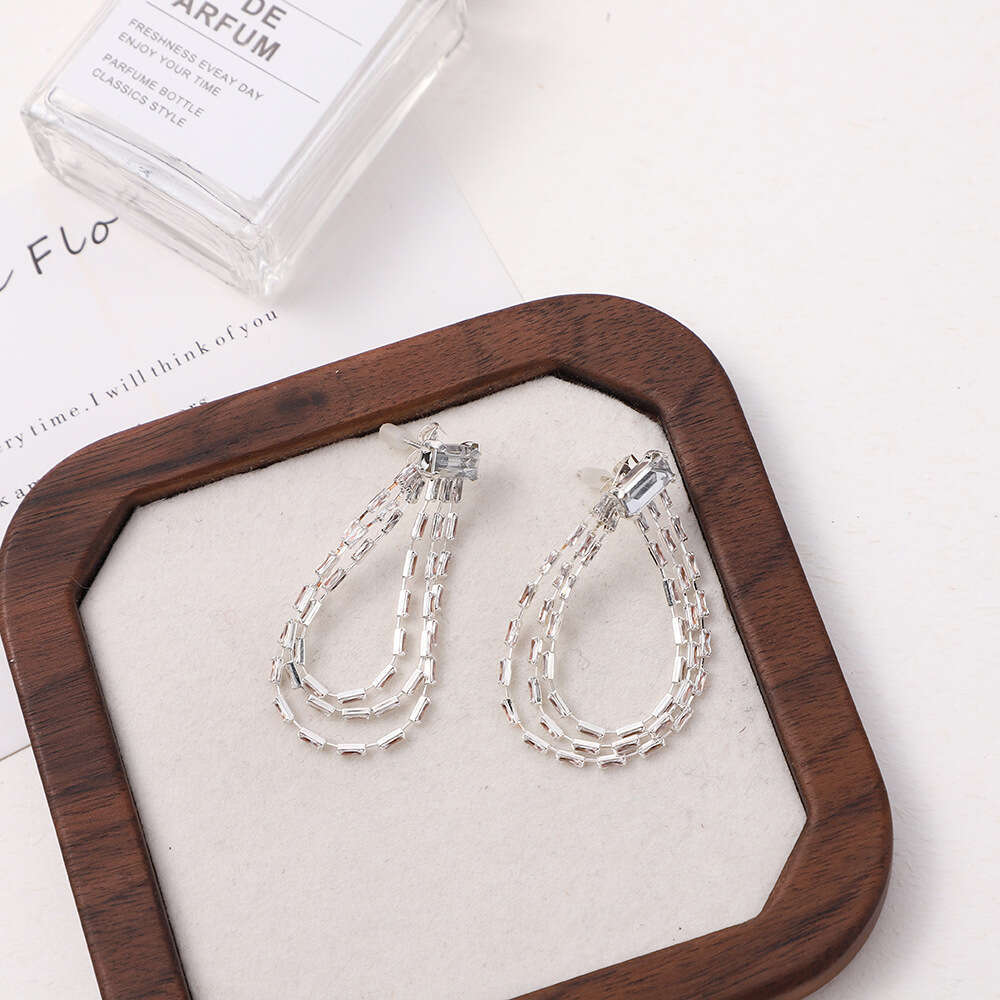 Korean style new NEW water droplet simple dia studded earrings, personalized, fashionable and trendy, long chain women's earrings